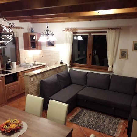 Cseresznyevirag Vendeghazak Kovagoszolos Room photo